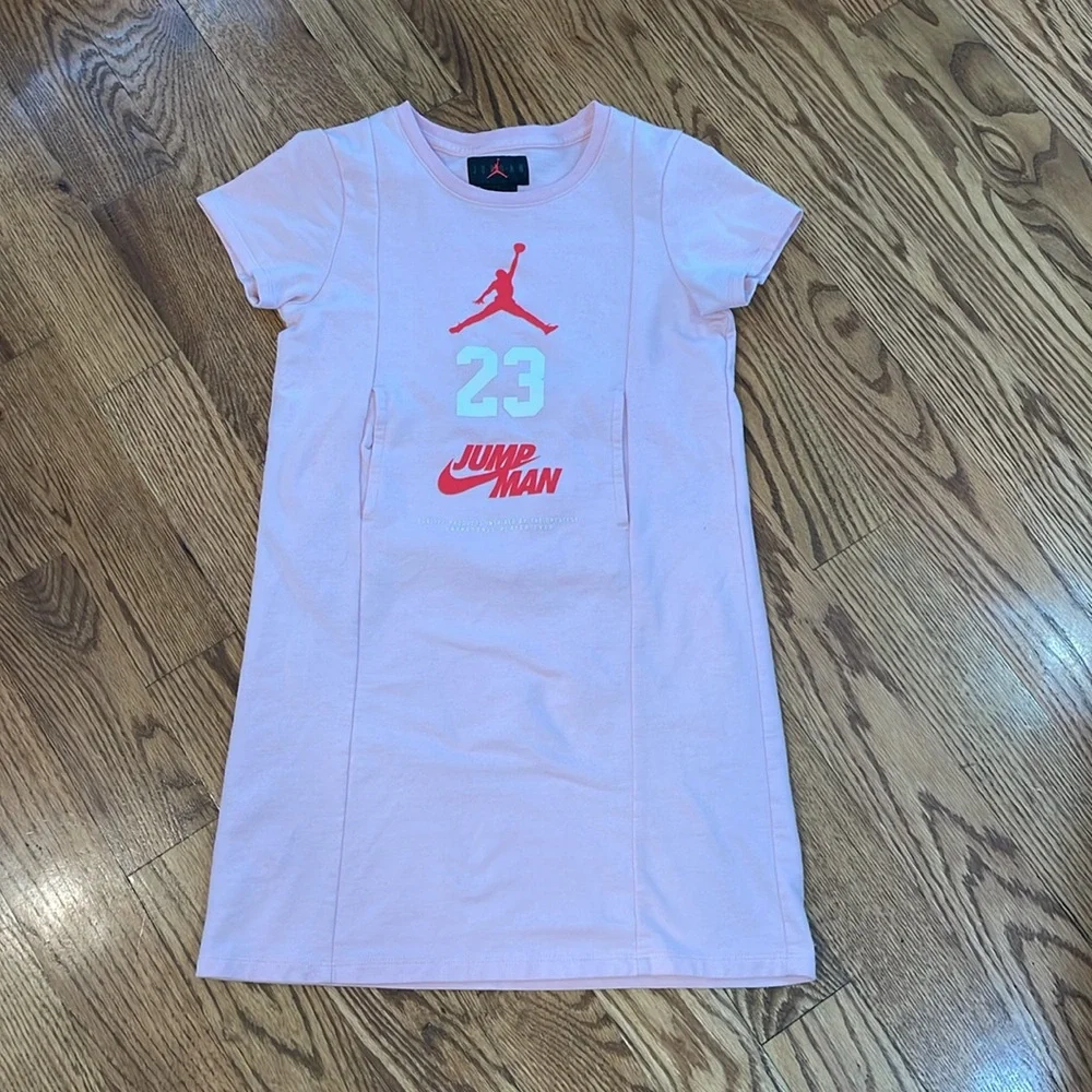 Girl’s Air Jordan Jumpman Shirt Dress. Size Large 12-13 YRS.